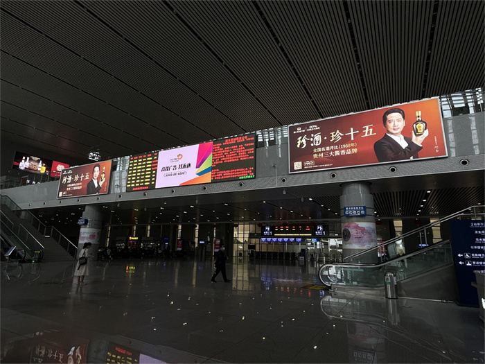 地鐵廣告區(qū)別于其他戶外廣告，究竟有何獨(dú)特特點(diǎn)呢？